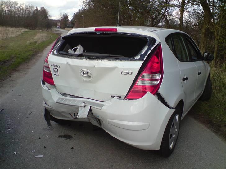 Hyundai I30 *K.I.A.* - 1. stk. Total skade pris: ca. 100.000,- billede 20