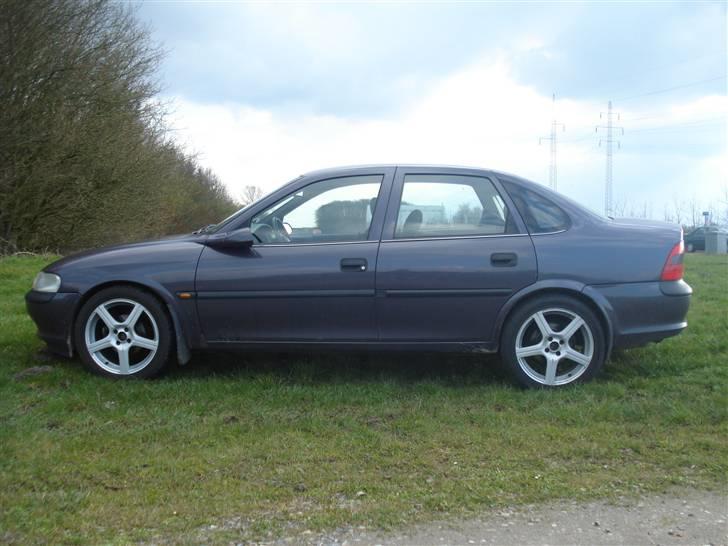 Opel vectra --solgt-- billede 1