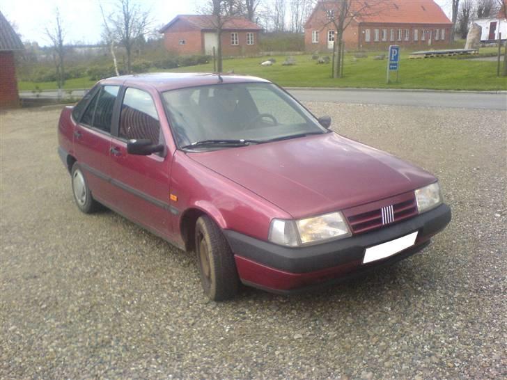 Fiat Tempra 1.6 i.e (Solgt) - Et par alu-fælge ku godt pynte i stedet for de gamle rustne stål fælge.. :P billede 1