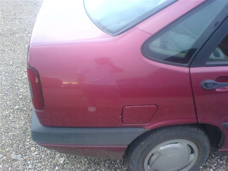 Fiat Tempra 1.6 i.e (Solgt) - Mega fin lak, når man tænker på det det er 14 år gammel.. :) billede 5