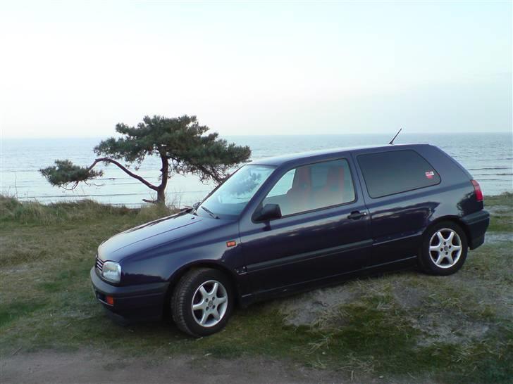 VW Golf 3 1.8 *SOLGT* billede 1