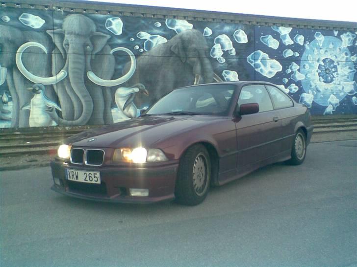 BMW 325i Coupé E36 *SOLGT* billede 2