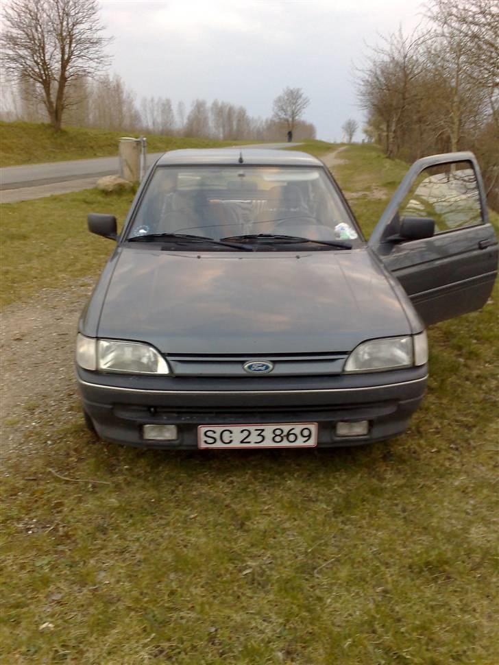Ford Escort (solgt.) billede 1