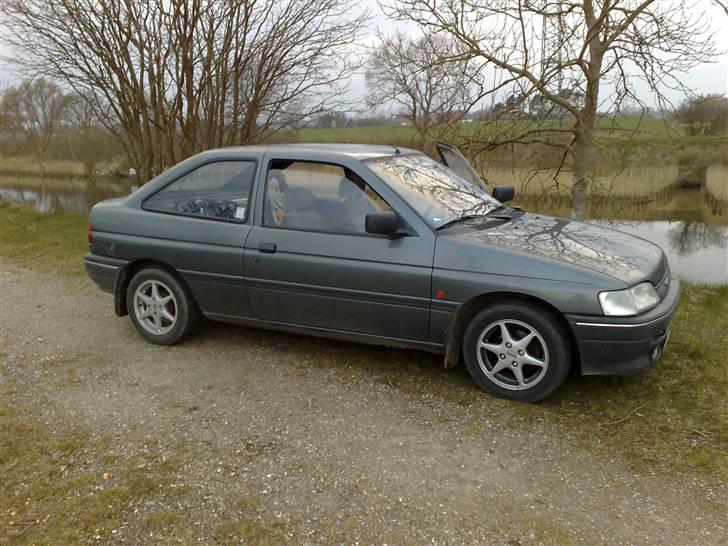 Ford Escort (solgt.) billede 7