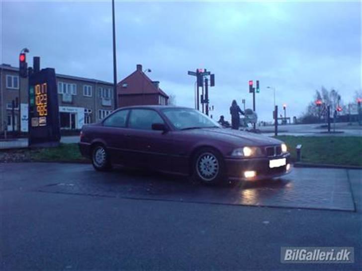 BMW 325i Coupé E36 *SOLGT* billede 8