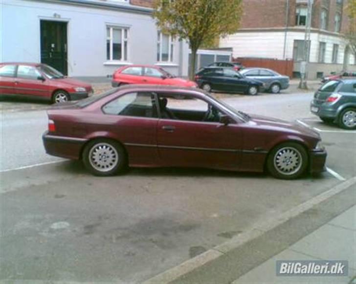 BMW 325i Coupé E36 *SOLGT* billede 10