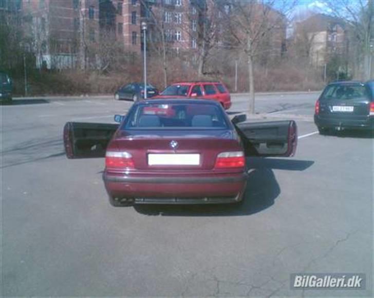 BMW 325i Coupé E36 *SOLGT* billede 11