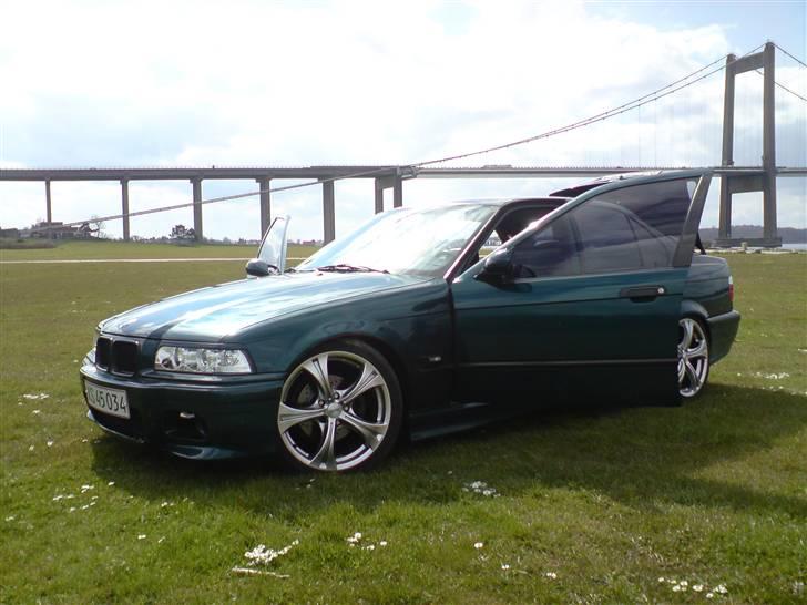 BMW 320i Vanos SOLGT billede 6