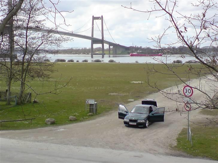 BMW 320i Vanos SOLGT billede 12