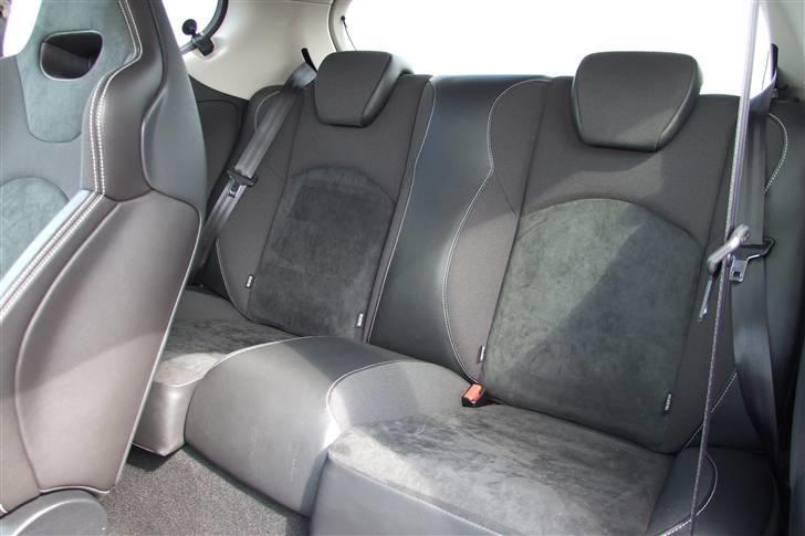 Peugeot 207 RC - Der er kun plads til to i bag.. :) billede 9