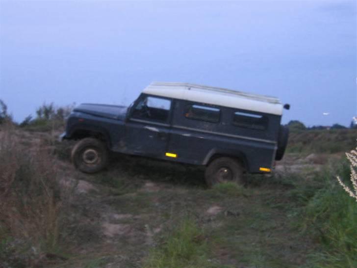 Land Rover 110" - Hende modellen faldt ned lige jeg trykkede på knappen... billede 4