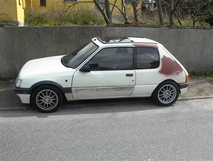 Peugeot 205 GTI  MI16 [solgt] billede 12