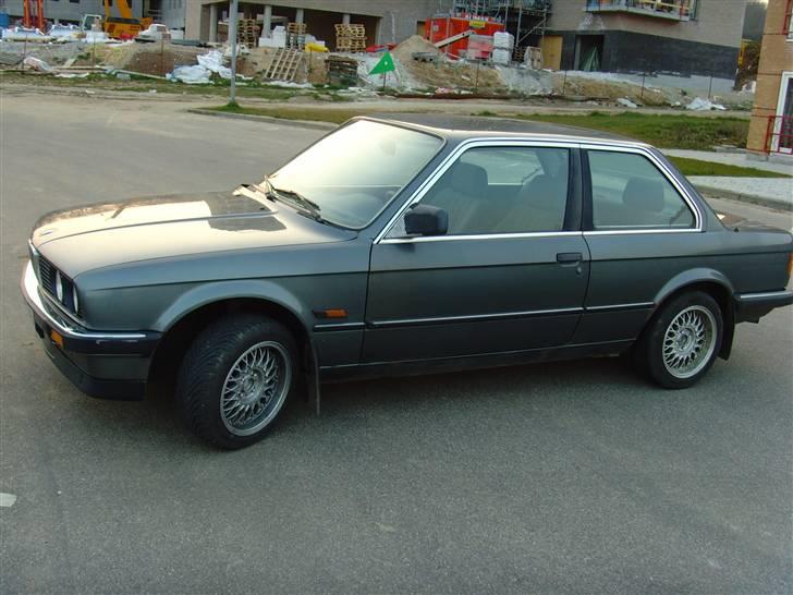 BMW E30 325i (SOLGT) - jo jo.. fin den er billede 1
