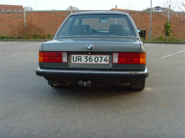 BMW E30 325i (SOLGT) billede 4