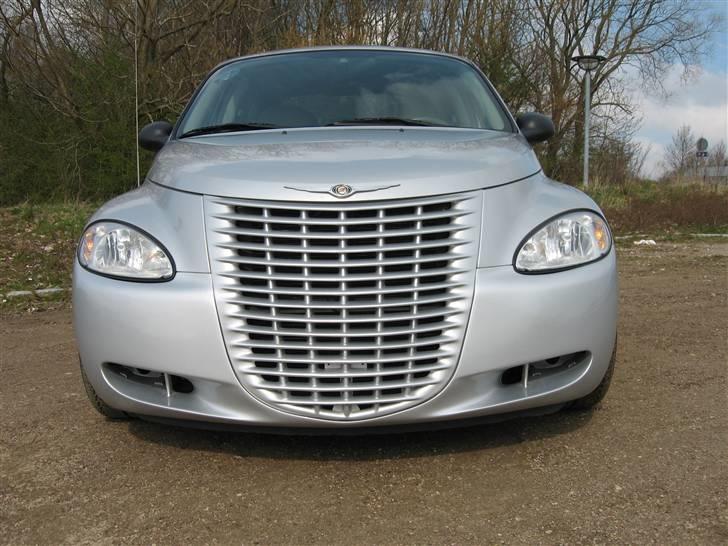 Chrysler PT Cruiser - SOLGT - lderen til nummerpladen, som ses bag grillen fjernes i nærmeste fremtid!! billede 4