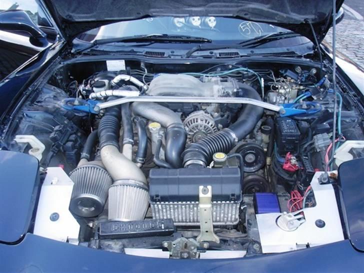 Mazda RX 7 Twin turbo solgt - moteren bliver rent over inden F&F show næste weekend hvis silikone kittet når og lande billede 6