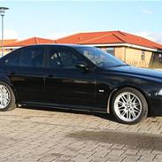 BMW 530ia