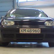 VW Golf 4 solgt.