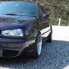 VW GOLF  III  1.8 (solgt)