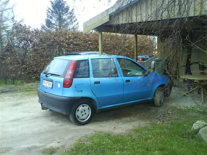 Fiat punto s 1,2 (totalskadet) billede 2