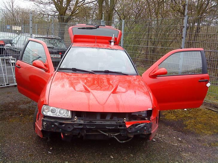 Seat IBIZA TOTAL SKADET billede 13