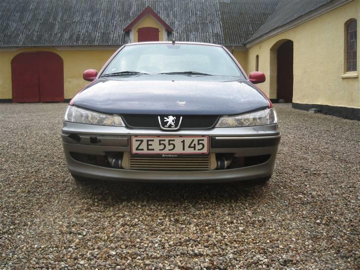 Peugeot 406 SV Turbo SOLGT - så er den nye front monteret, den mangler bare lidt maling billede 1