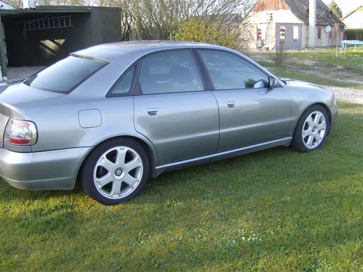 Audi A4 1.8t  *solgt* billede 13