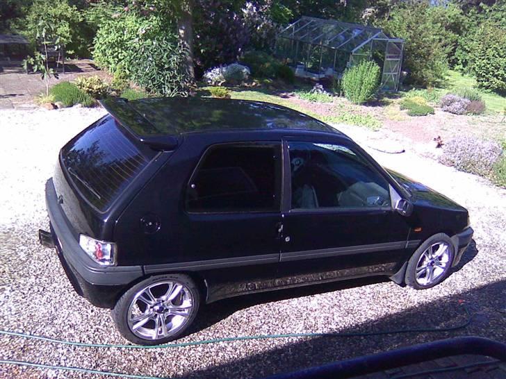 Peugeot 106 "byttet" - positionslys hvor det er mørkt og med blitz. ser meget bedre ud irl billede 20