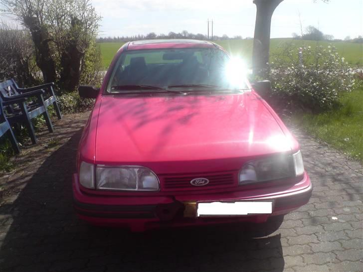 Ford sierra sedan - før billede 1