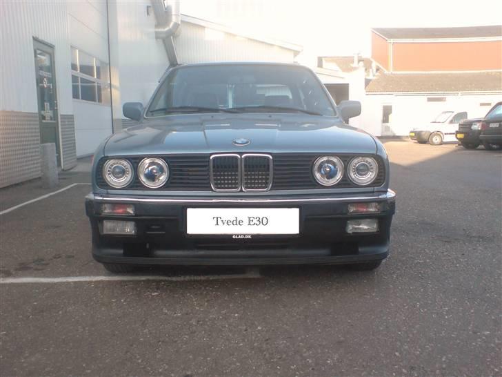 BMW E30 318i Turbo !!SOLGT!! - Her er det nye Front Skørt så. i mat sort. billede 5