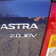 Opel 2,0 Astra 16v CDX