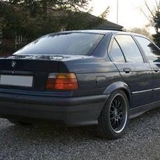BMW 325TD