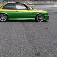 BMW E30 323i  /SOLGT/