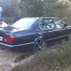 BMW 735i E32 Limousine solgt