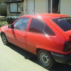 Opel Kadett 1,4i *TOTALSKADET*