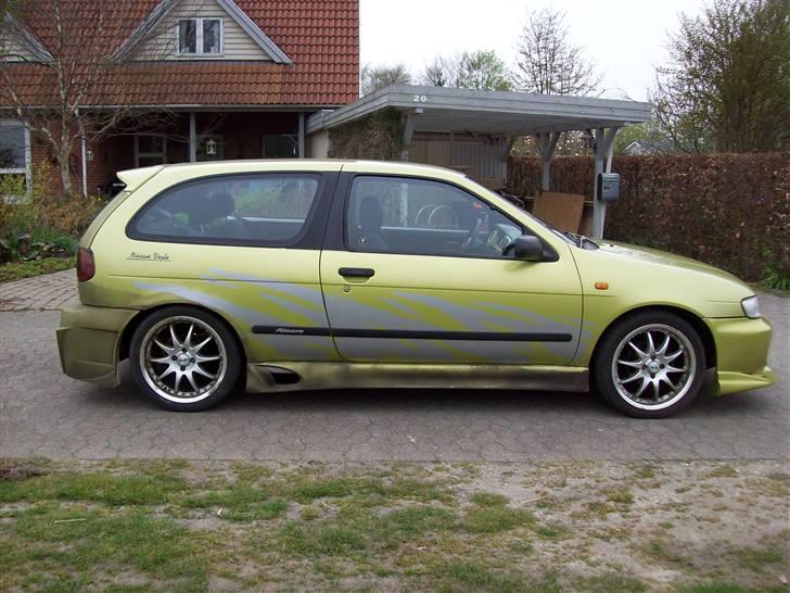 Nissan almera billede 3