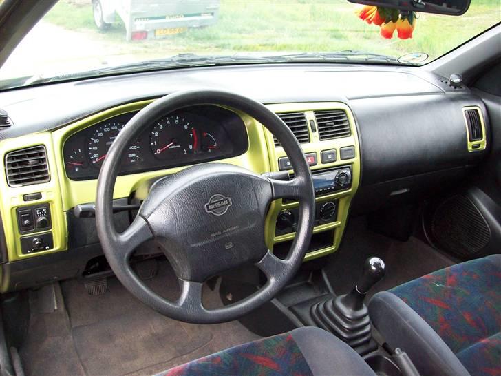 Nissan almera billede 5
