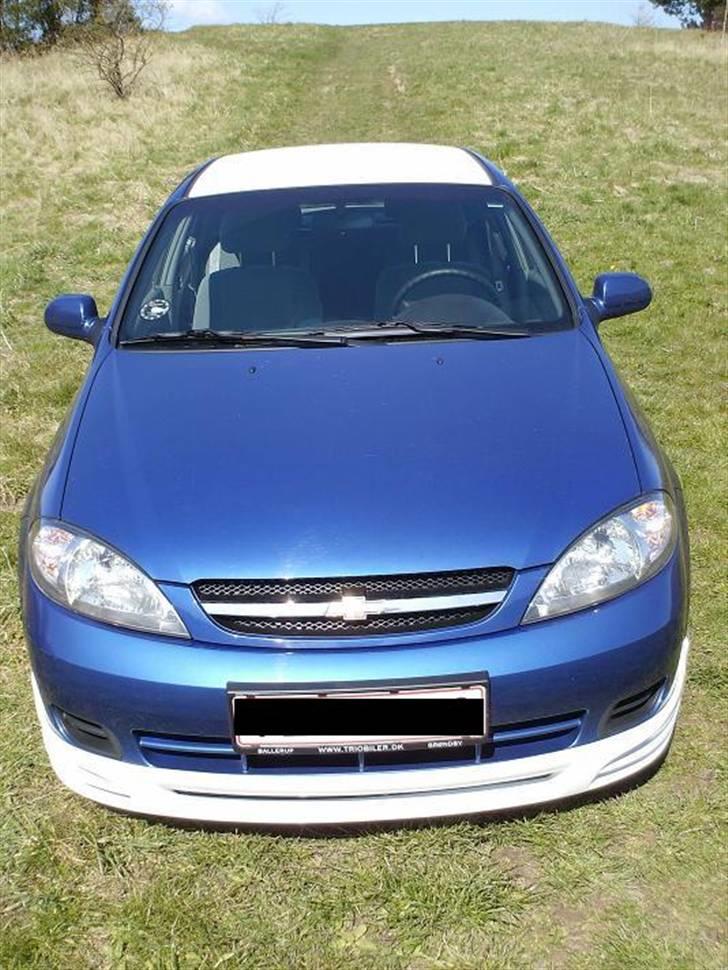 Chevrolet Lacetti - som i kan se her er taget hvidt også ligsom skørterne og fælge billede 4