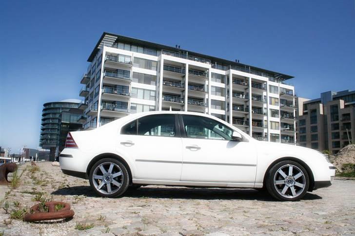 Ford Mondeo (Solgt) - Skyfri himmel ved Islands Brygge d. 25/5-08 billede 2