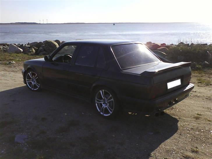 BMW 320i 24V E30/36 *SOLGT* billede 3