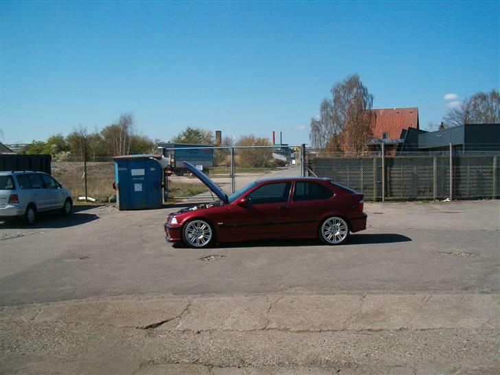 BMW 316i compact  SOLGT billede 3