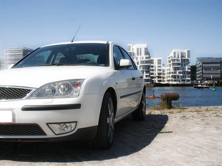 Ford Mondeo (Solgt) - Islands Brygge på en dejlig solskinsdag billede 10