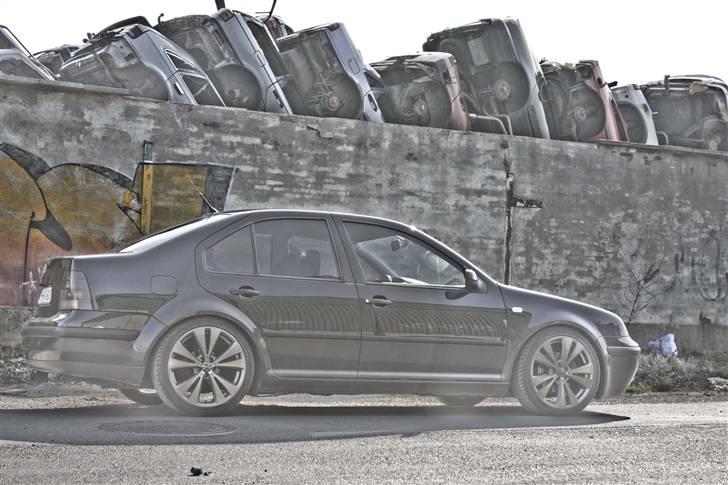 VW Bora (solgt) - Der er leget lidt med lyset på billedet, men ingen ændringer på bilen! billede 1