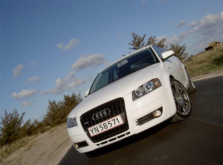 Audi A3 - White S-Line -SOLGT billede 13