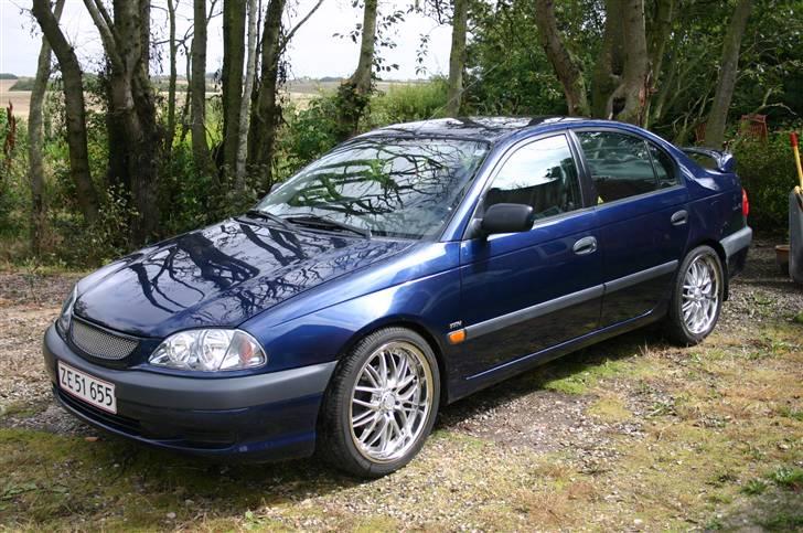 Toyota Avensis - Så er der kommet spoiler på vognen  billede 1