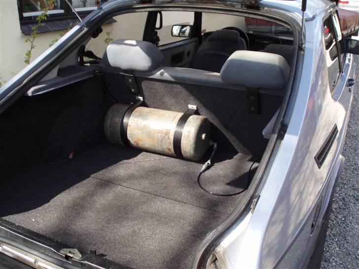 Saab 900i Skrottet - Nos... Nej, trykbeholder til lastvognshornet :D billede 9