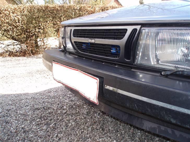 Saab 900i Skrottet - Som det måske, kan ses er nr-pladen og lidt medtaget. billede 10