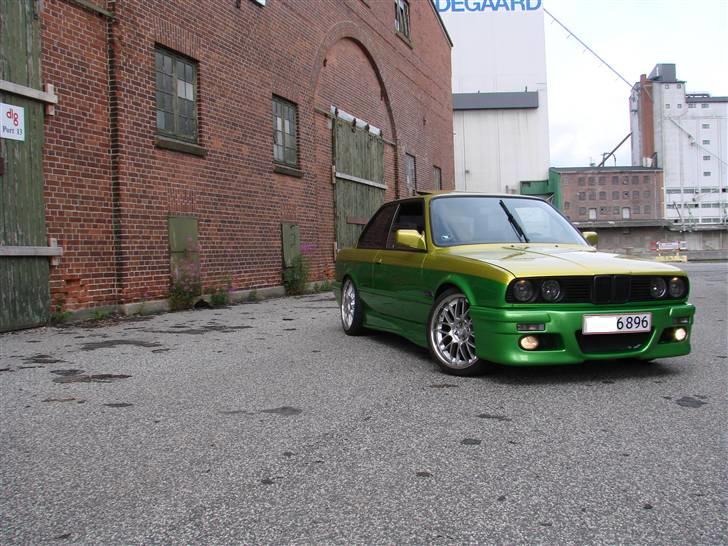 BMW E30 323i  /SOLGT/ billede 2