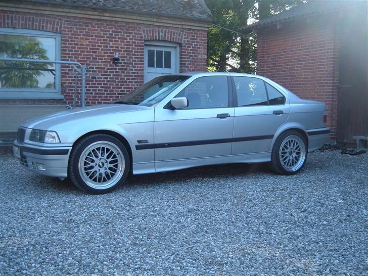 BMW 327i  - Afløseren for E30´eren - 320i/323i 1991- Solgt igen Juli 2009 billede 13