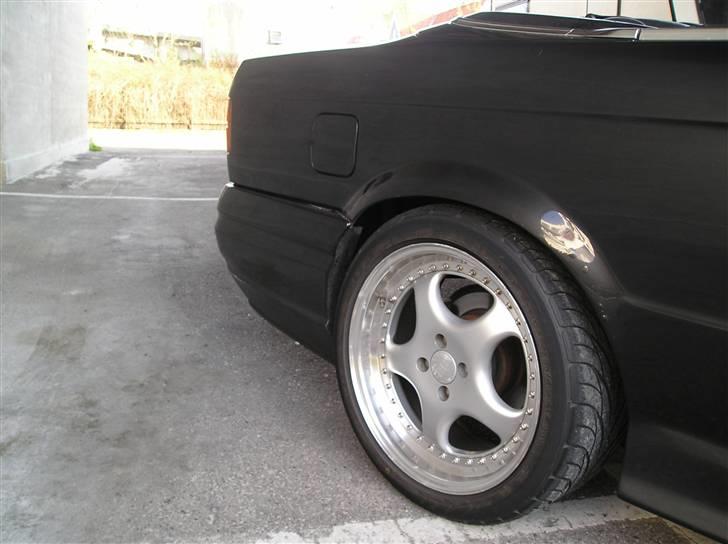 BMW 325i Cab solgt billede 7